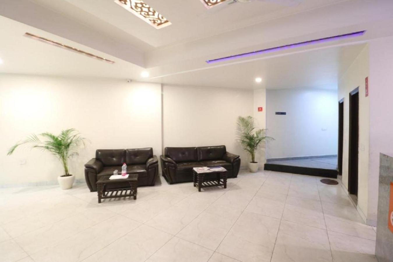 Airport Hotel Classic Park New Delhi Exterior photo