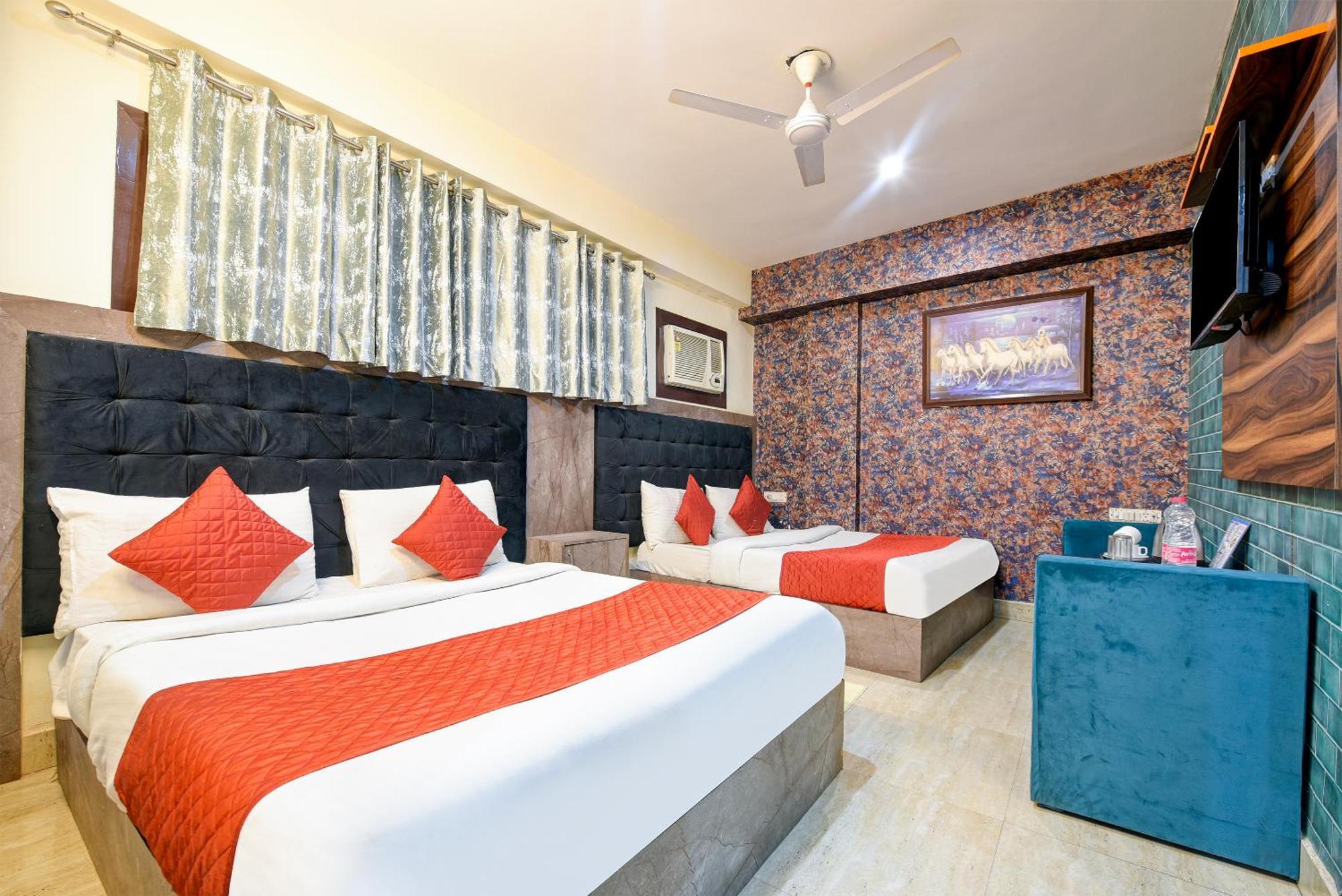 Airport Hotel Classic Park New Delhi Exterior photo