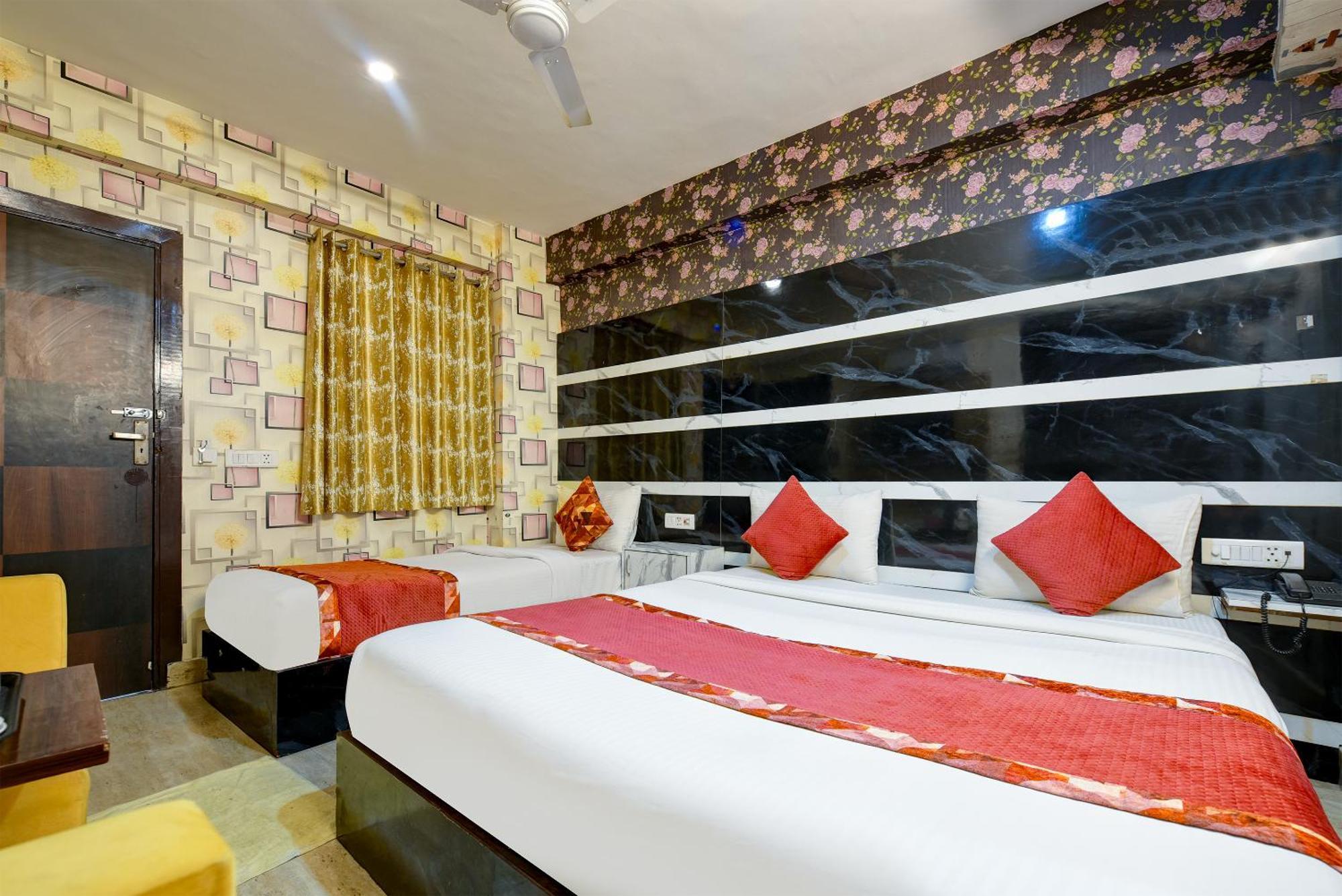 Airport Hotel Classic Park New Delhi Exterior photo